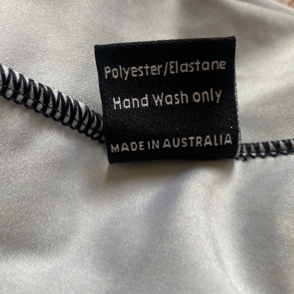 BlackMilk Rare Peacock Leggings - Picture 9 of 9